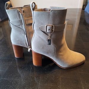 These are beautiful tan suede boots.  I only wore a few times at home.